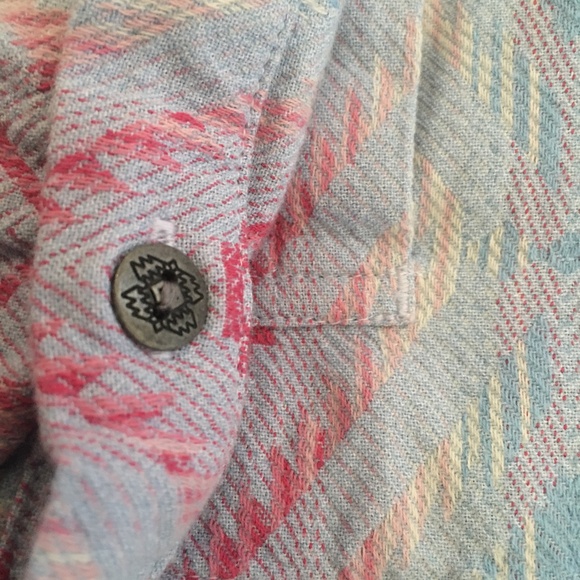 Ariat Real Womens Size Medium Long Sleeve Button Shirt Aztec Blue Pink - Picture 5 of 7